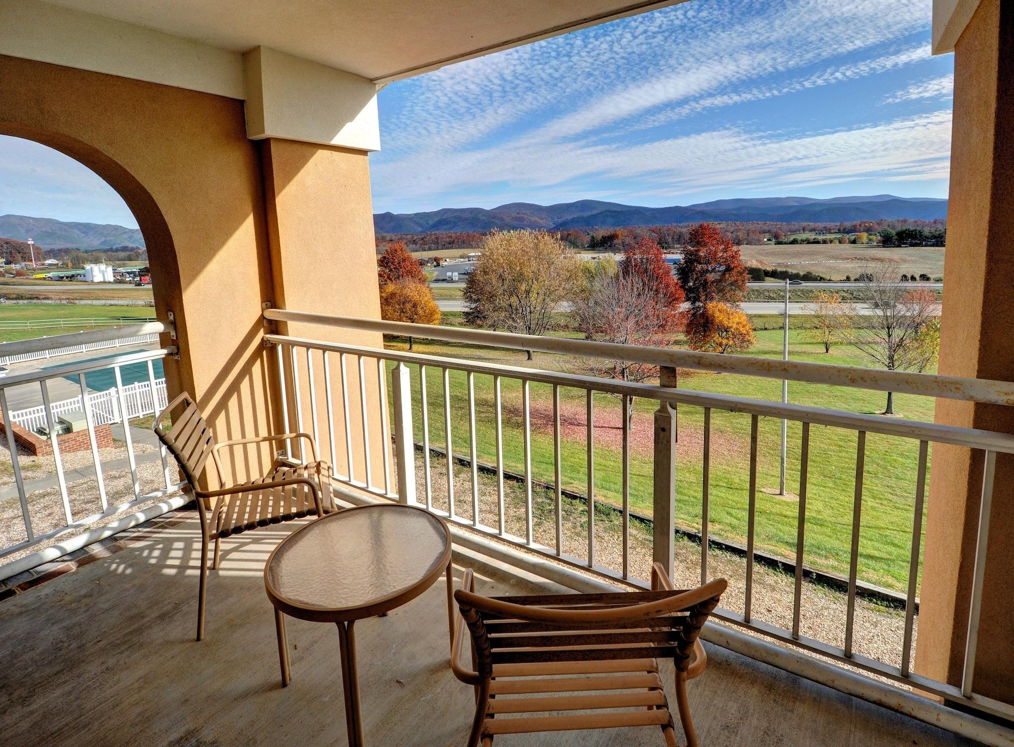 Comfort Inn & Suites Raphine - Lexington Near I-81 And I-64 Luaran gambar