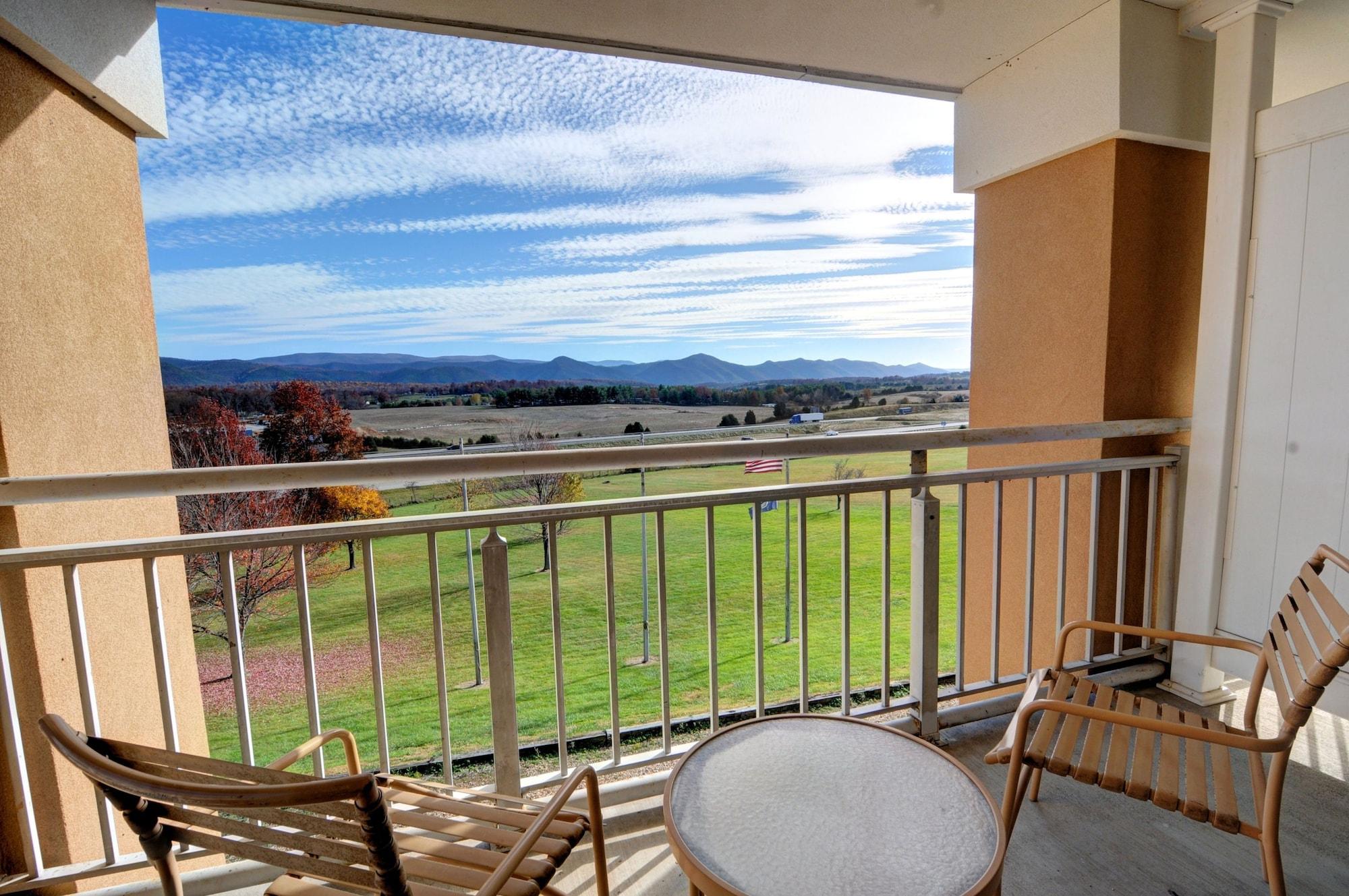 Comfort Inn & Suites Raphine - Lexington Near I-81 And I-64 Luaran gambar