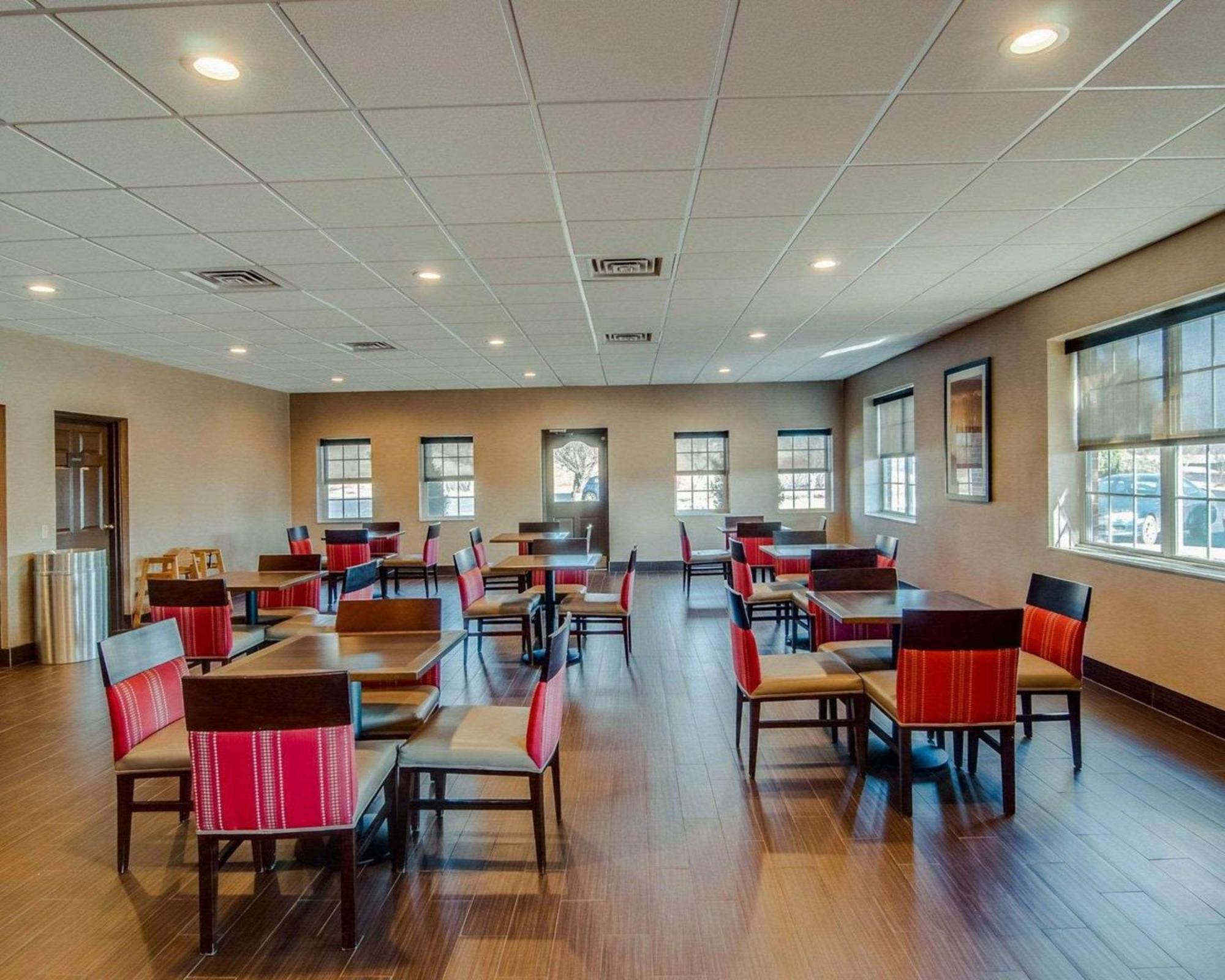 Comfort Inn & Suites Raphine - Lexington Near I-81 And I-64 Luaran gambar