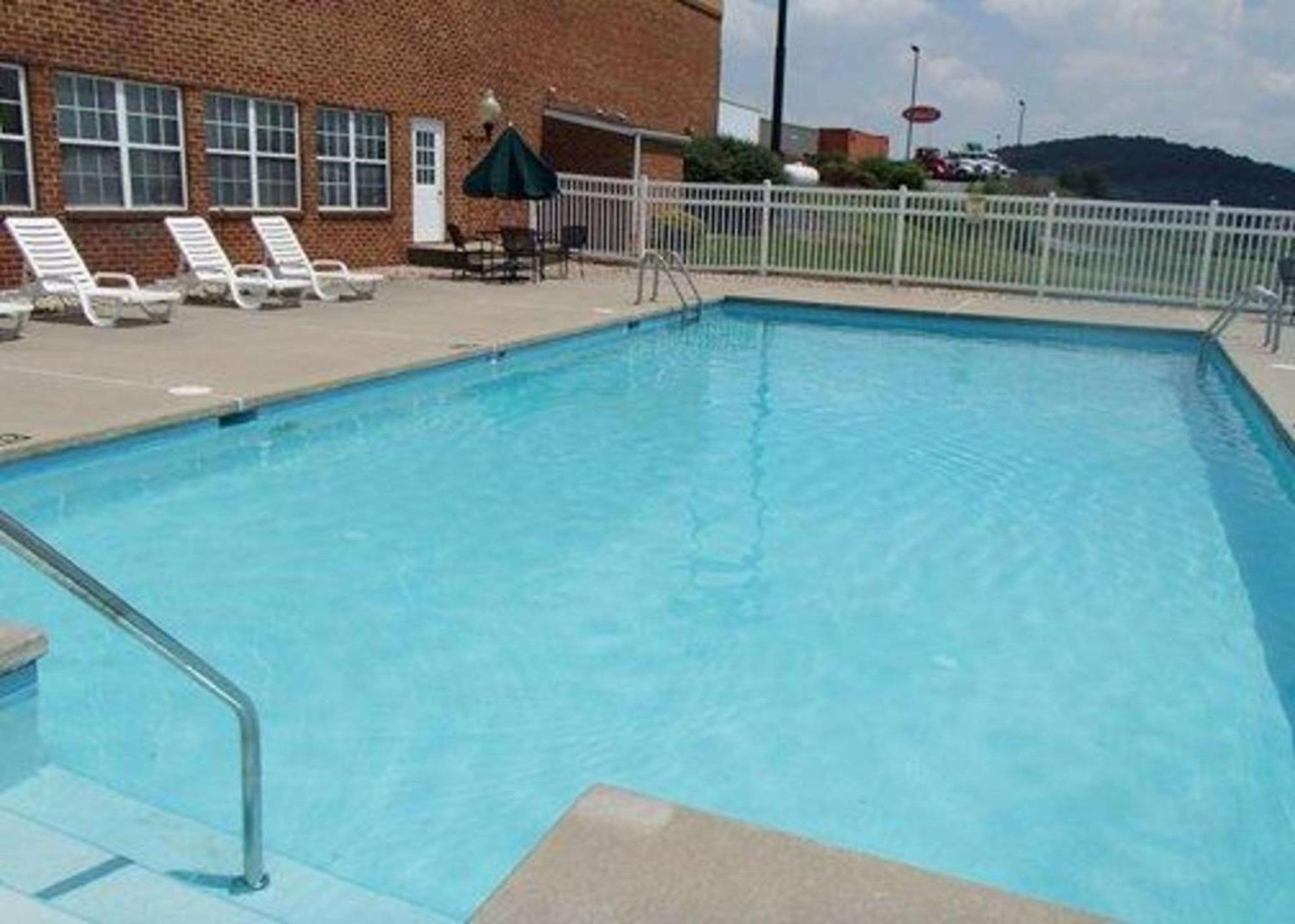 Comfort Inn & Suites Raphine - Lexington Near I-81 And I-64 Luaran gambar