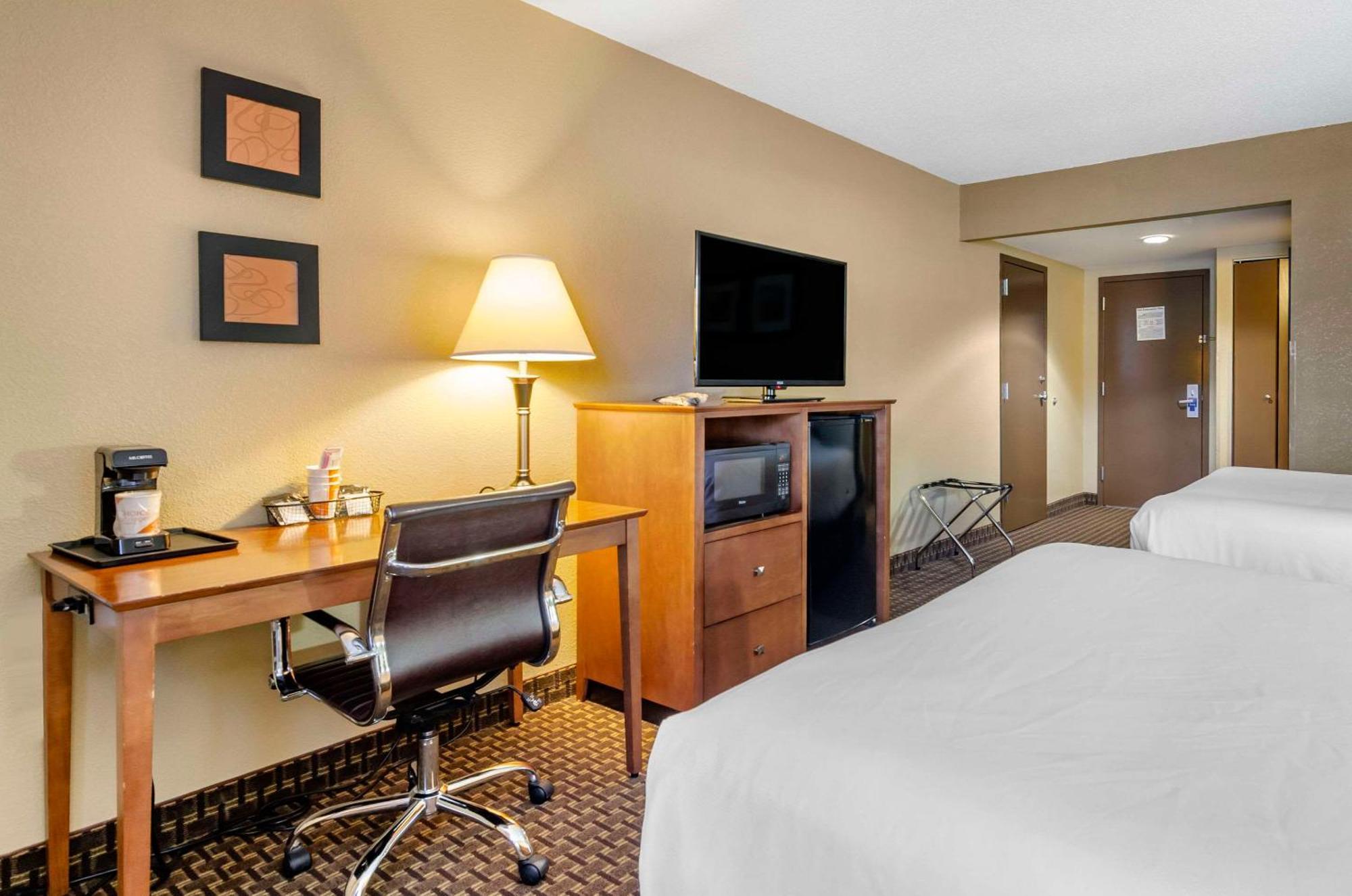 Comfort Inn & Suites Raphine - Lexington Near I-81 And I-64 Luaran gambar