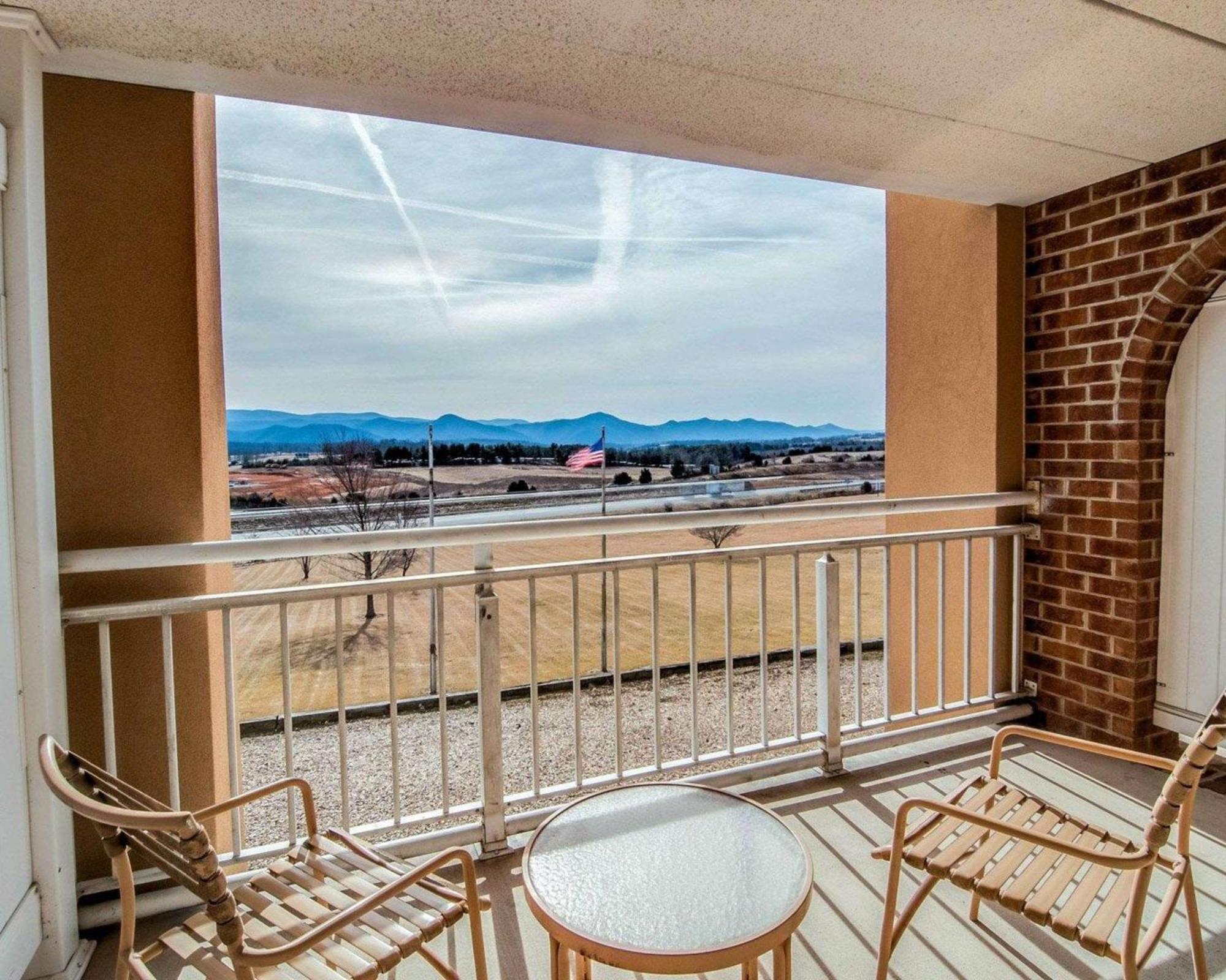 Comfort Inn & Suites Raphine - Lexington Near I-81 And I-64 Luaran gambar